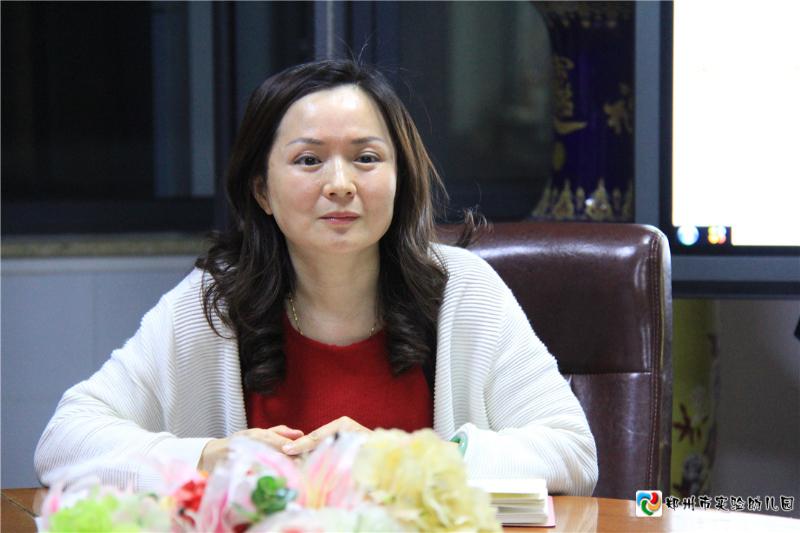 3.郑州市实验幼儿园党总支书记张莉对新闻小组寄语新希望.jpg