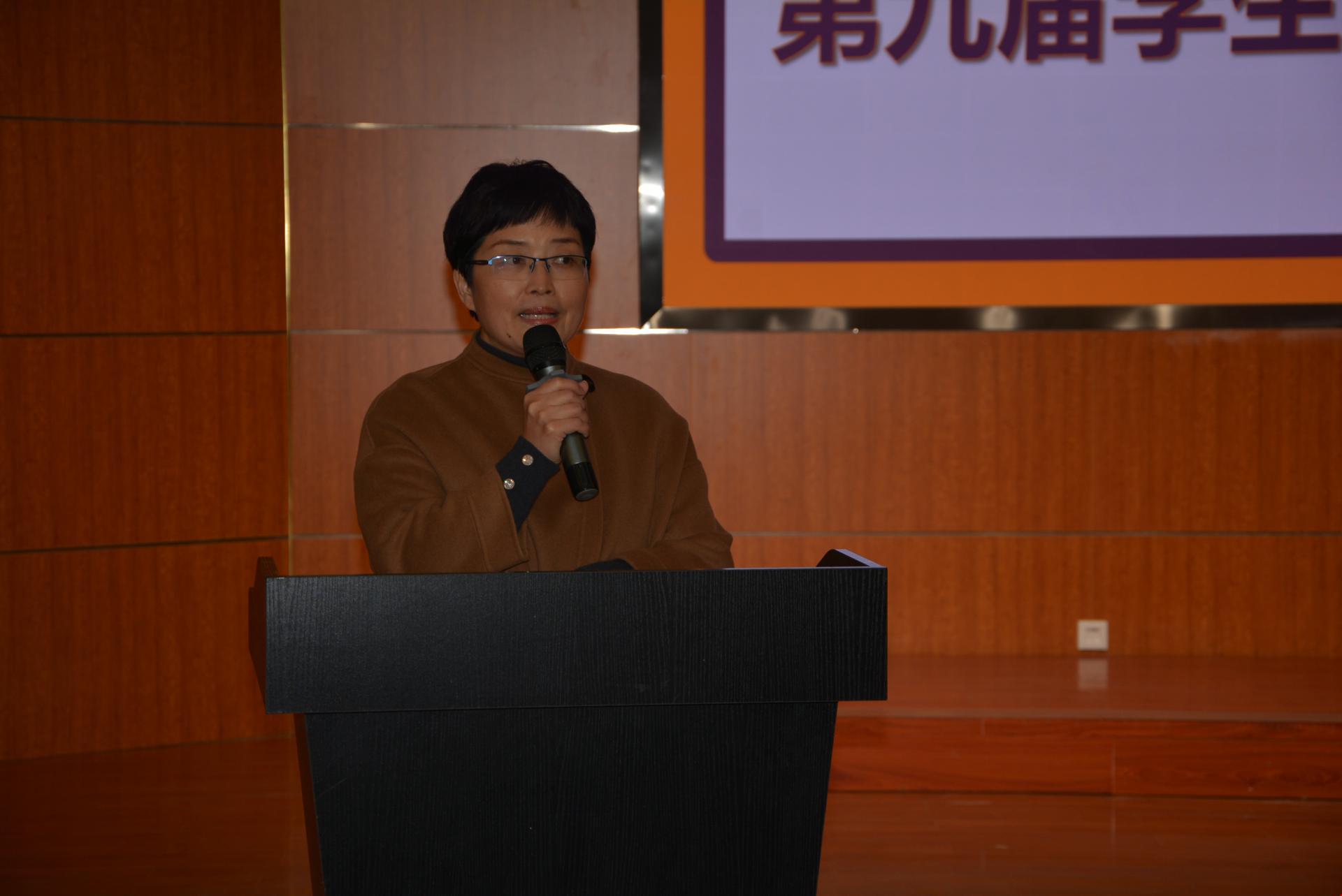 5fe15a1e06077.jpg