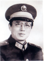 7.王振贤 （1960届校友）正师职大校，中国美协、作协、物美协会员.jpg